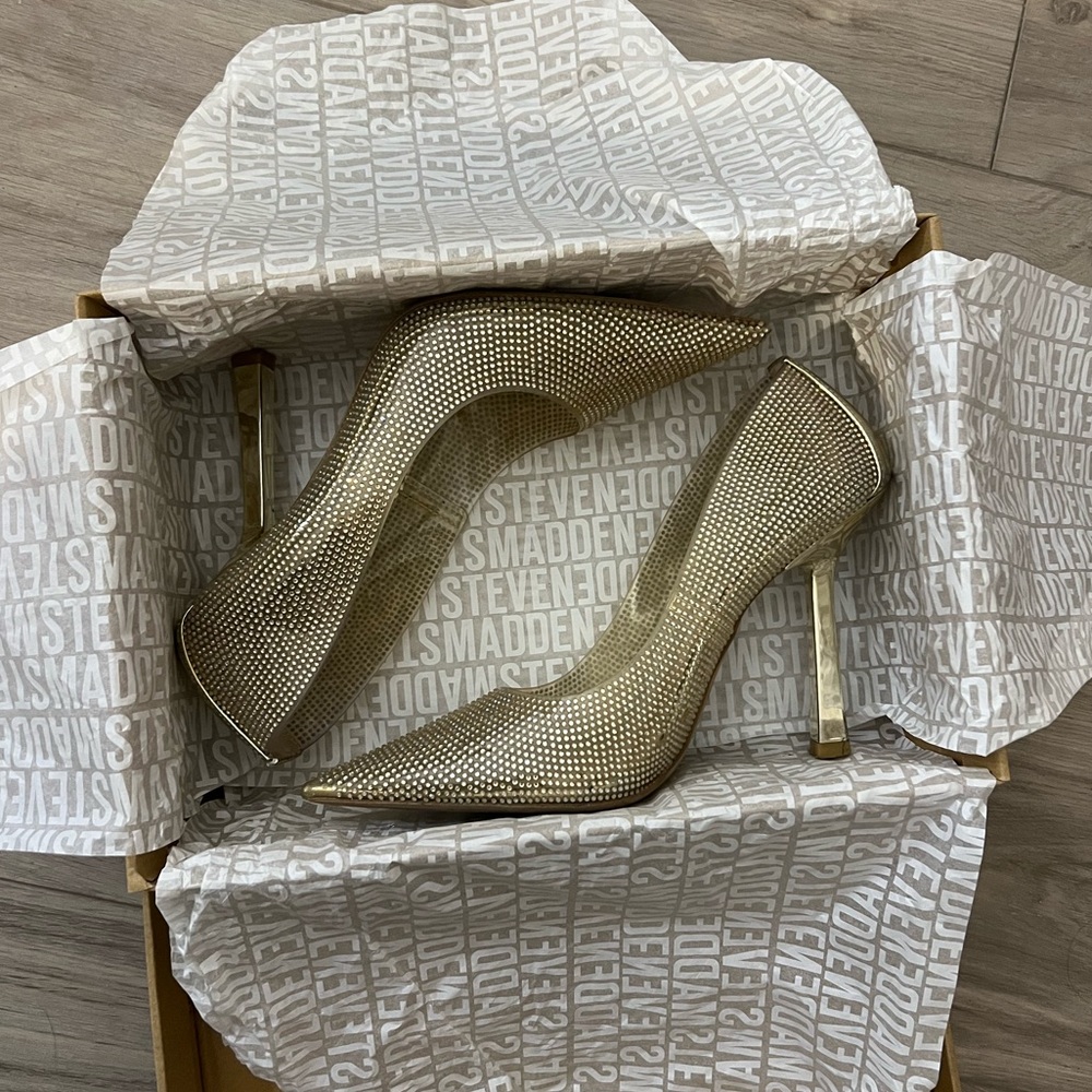 Steve Madden gold heels